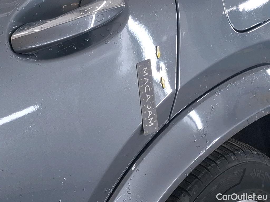  Mercedes  G-Klasee MERCEDES-BENZ GLE / 2020 / 5P / SUV GLE 350 de 4MATIC AMG Line #61