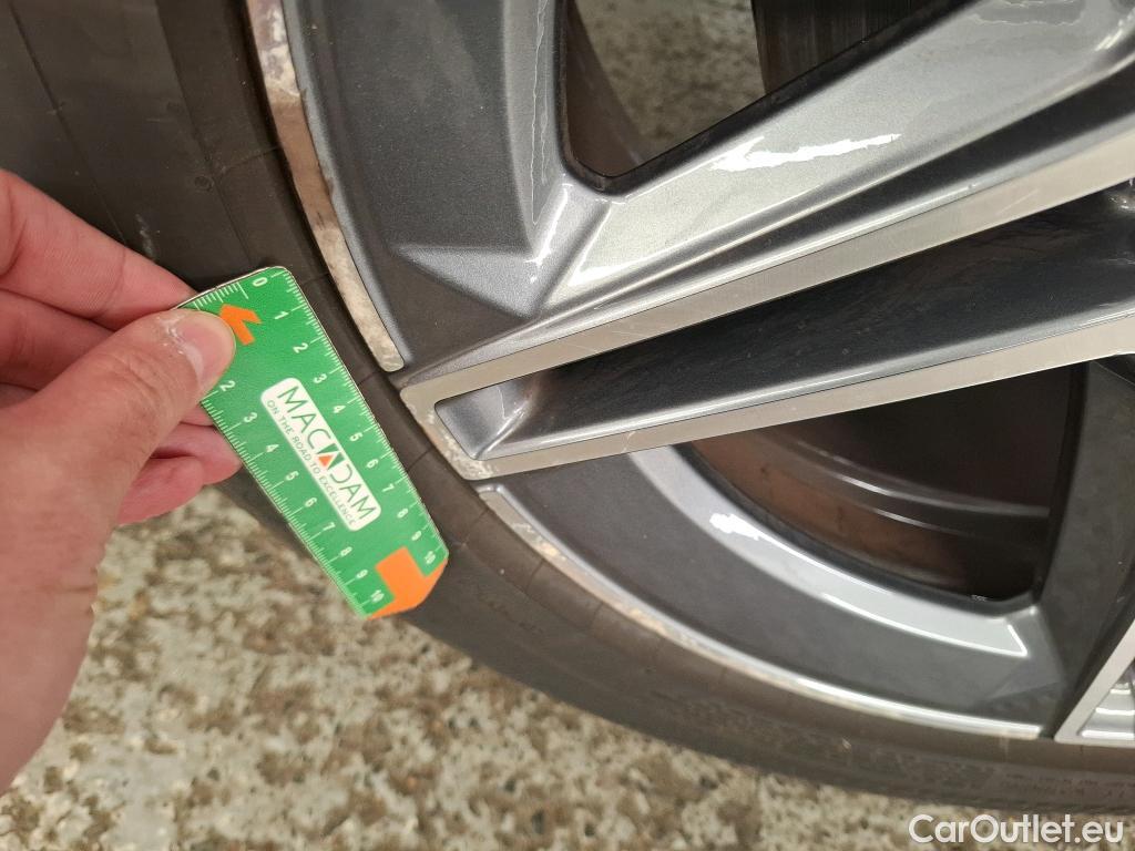  Mercedes  G-Klasee MERCEDES-BENZ GLC Coupe / 2019 / 5P / Coupé 2.0 GLC 300 E BUSINESS LINE 4MATIC #11