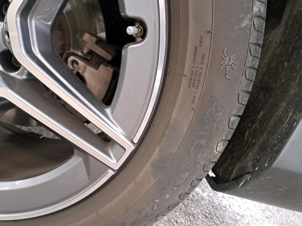  Mercedes  G-Klasee MERCEDES-BENZ GLC Coupe / 2019 / 5P / Coupé GLC 300 de Business Line 4Matic #17