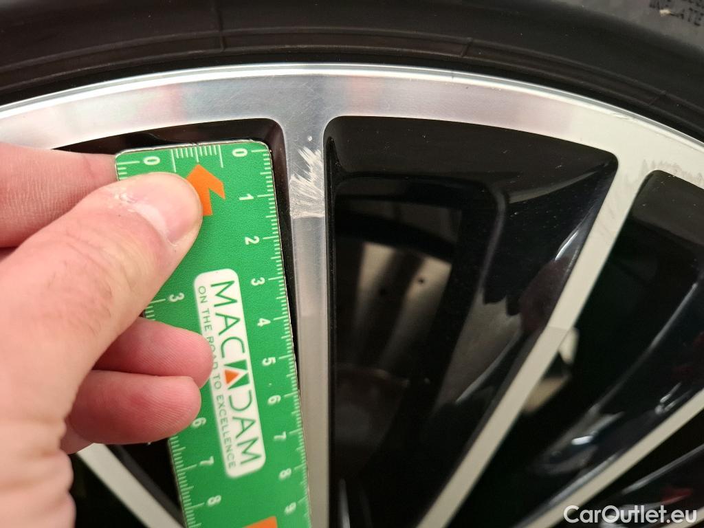  Mercedes  GLC MERCEDES-BENZ  / 2022 / 5P / SUV  300 de AMG Line 4MATIC #13