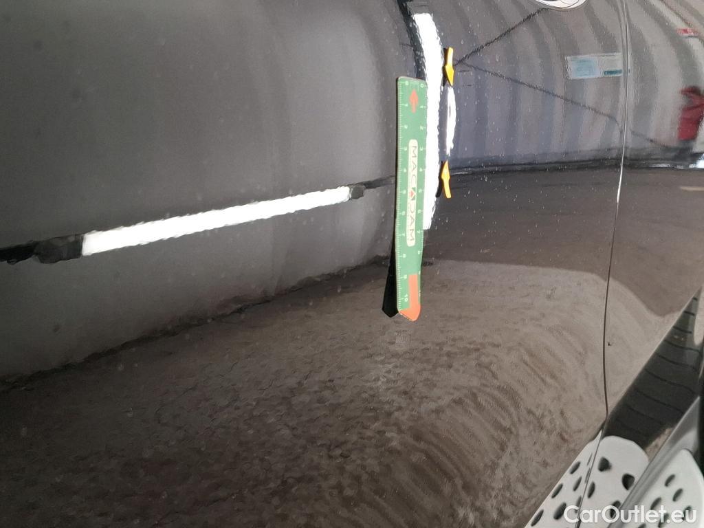  Mercedes  GLC MERCEDES-BENZ  / 2022 / 5P / SUV  300 de AMG Line 4MATIC #25