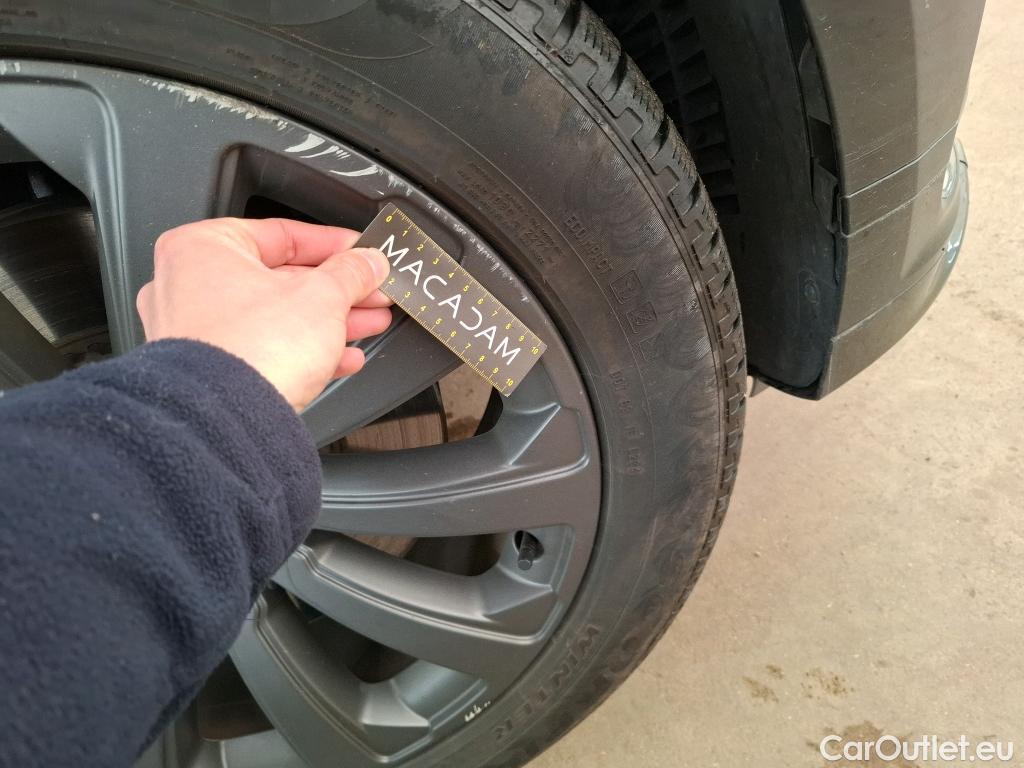  Land Rover  Range Rover LAND ROVER  Velar / 2017 / 5P / SUV 2.0 P400e PHEV BVA R-Dynamic SE #7