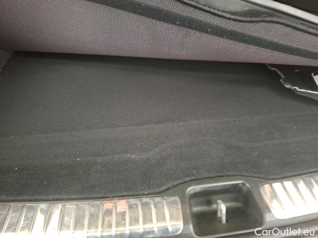  Mercedes  G-Klasee MERCEDES-BENZ GLE / 2020 / 5P / SUV GLE 350 de 4MATIC AMG Line #51