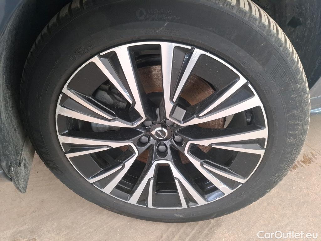  Volvo  XC90 VOLVO  / 2019 / 5P / SUV Recharge T8 AWD GT 8 Ultimate Chrome #28