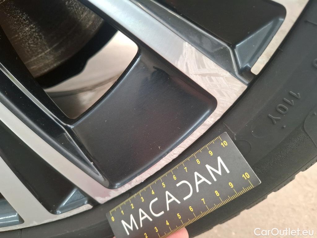  Volvo  XC90 VOLVO  / 2019 / 5P / SUV Recharge T8 AWD GT 8 Ultimate Chrome #46