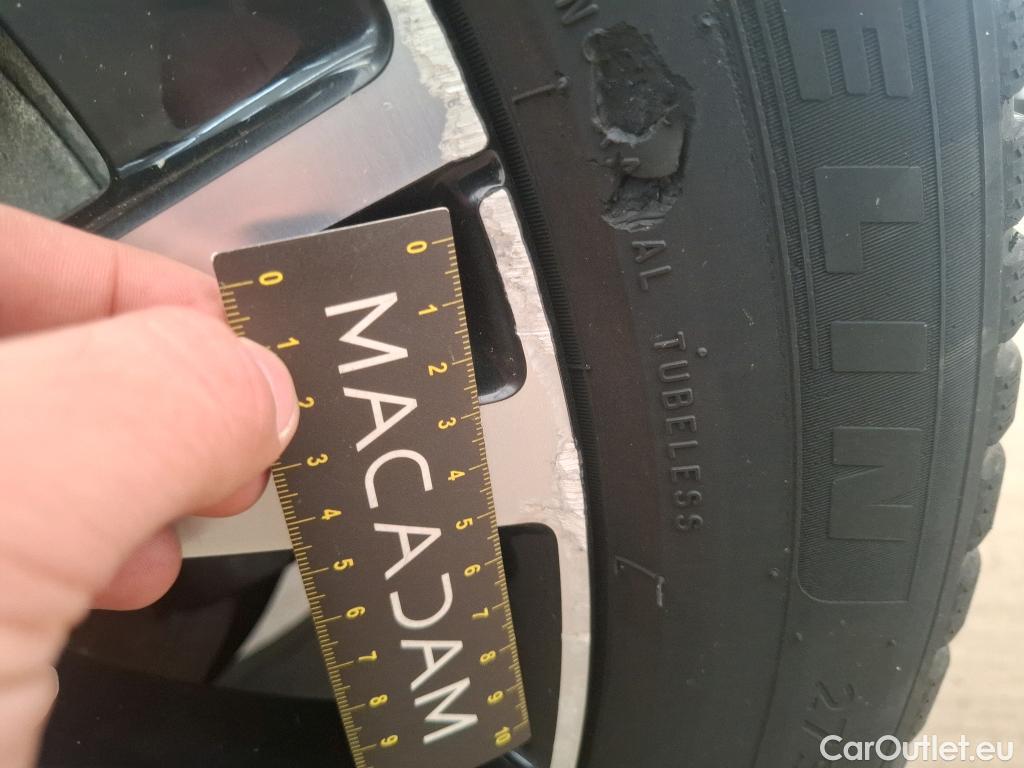  Volvo  XC90 VOLVO  / 2019 / 5P / SUV Recharge T8 AWD GT 8 Ultimate Chrome #44