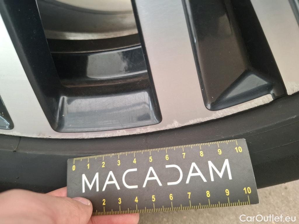  Volvo  XC90 VOLVO  / 2019 / 5P / SUV Recharge T8 AWD GT 8 Ultimate Chrome #47