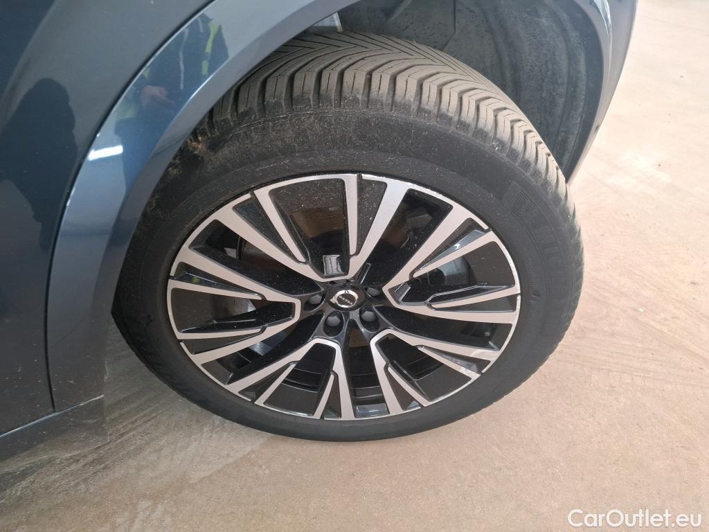  Volvo  XC90 VOLVO  / 2019 / 5P / SUV Recharge T8 AWD GT 8 Ultimate Chrome #41