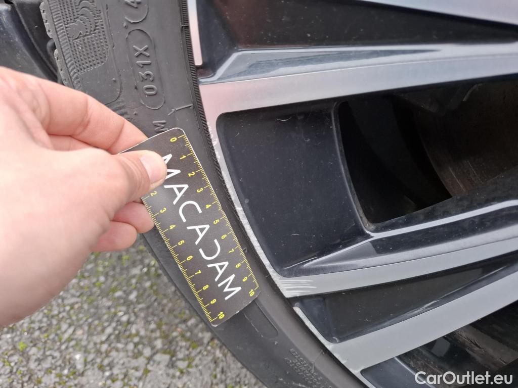  Volvo  XC90 VOLVO  / 2019 / 5P / SUV Recharge T8 AWD GT 8 Ultimate Chrome #33