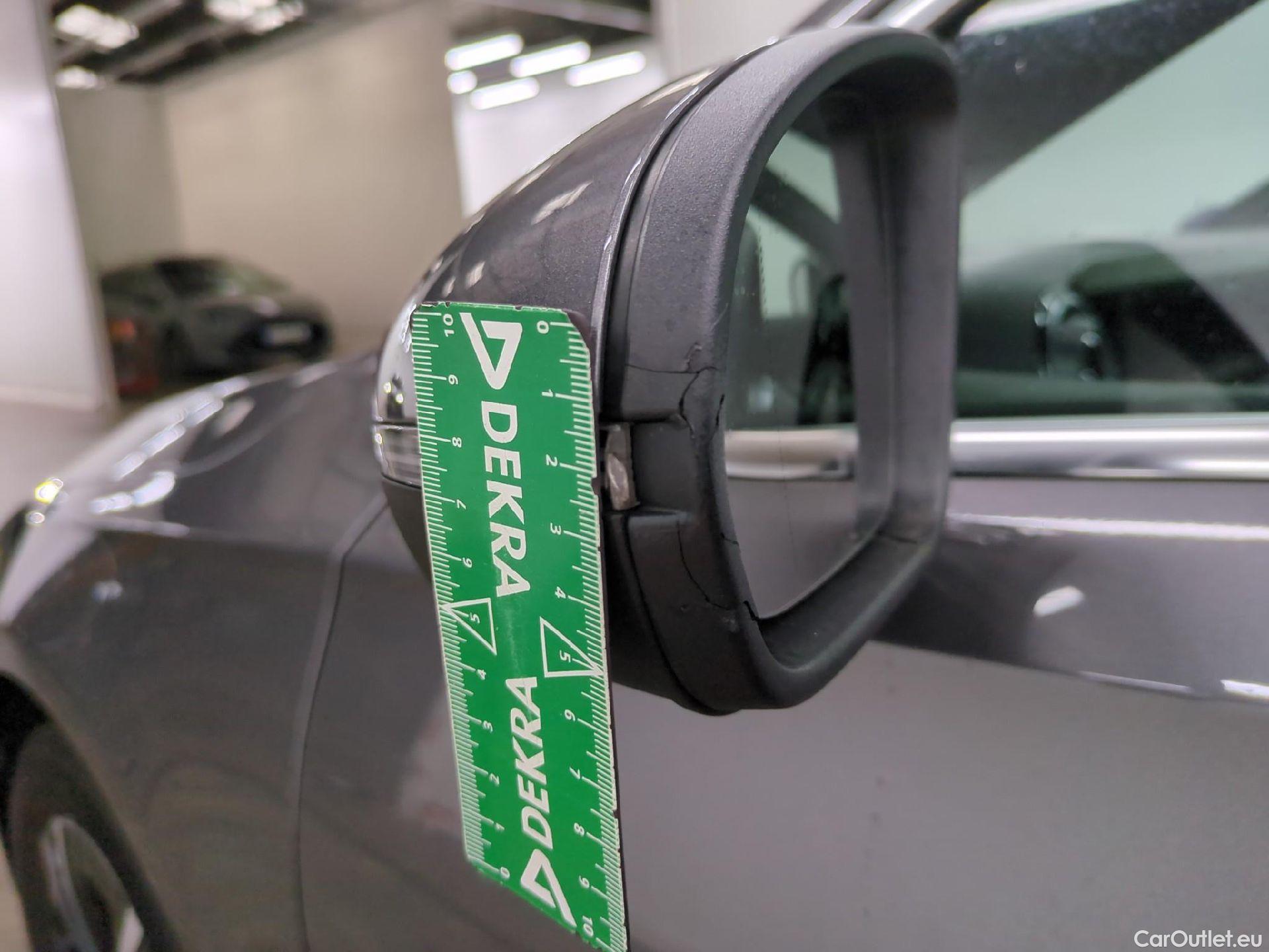  Mercedes  A-Klasse MERCEDES-BENZ Classe A Compact / 2022 / 5P / Berline A 250 e Business Line 8G-DCT #23