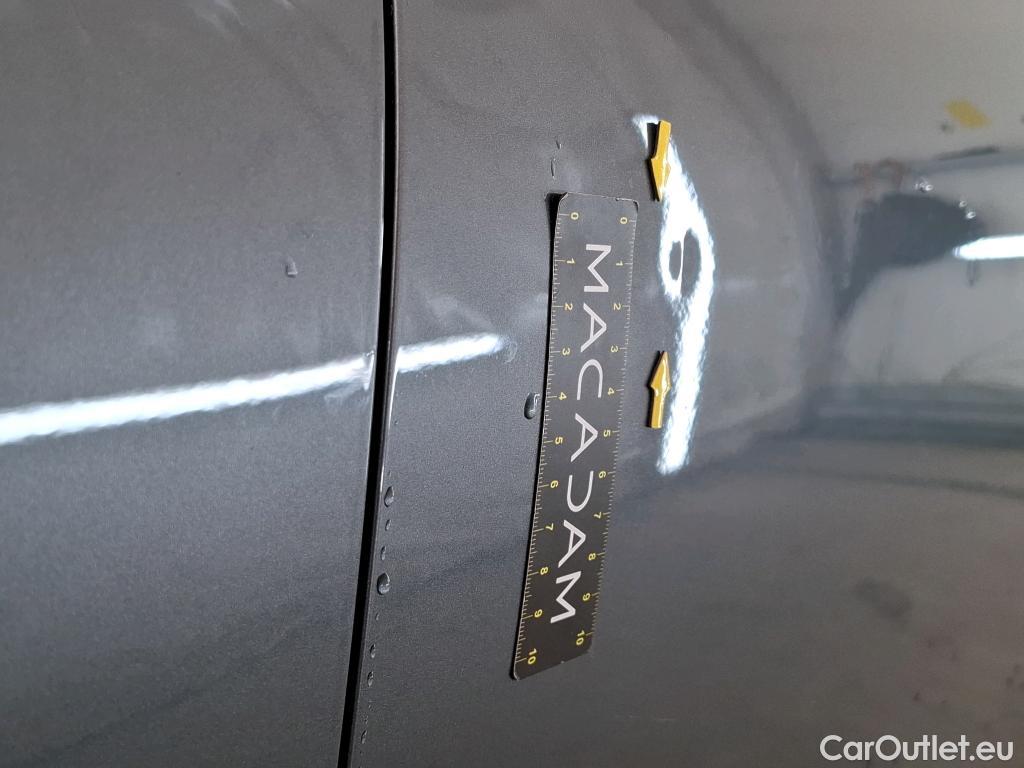  Mercedes  GLC MERCEDES-BENZ  / 2022 / 5P / SUV  300 e AMG Line 4MATIC #35