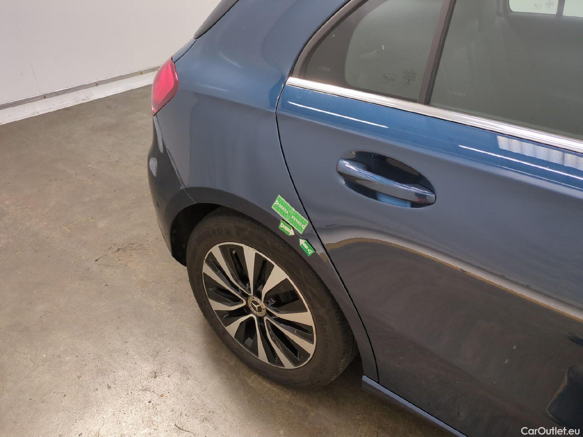  Mercedes  A-Klasse MERCEDES-BENZ Classe A Compact / 2018 / 5P / Berline A 180 Business Line 7G-DCT #32