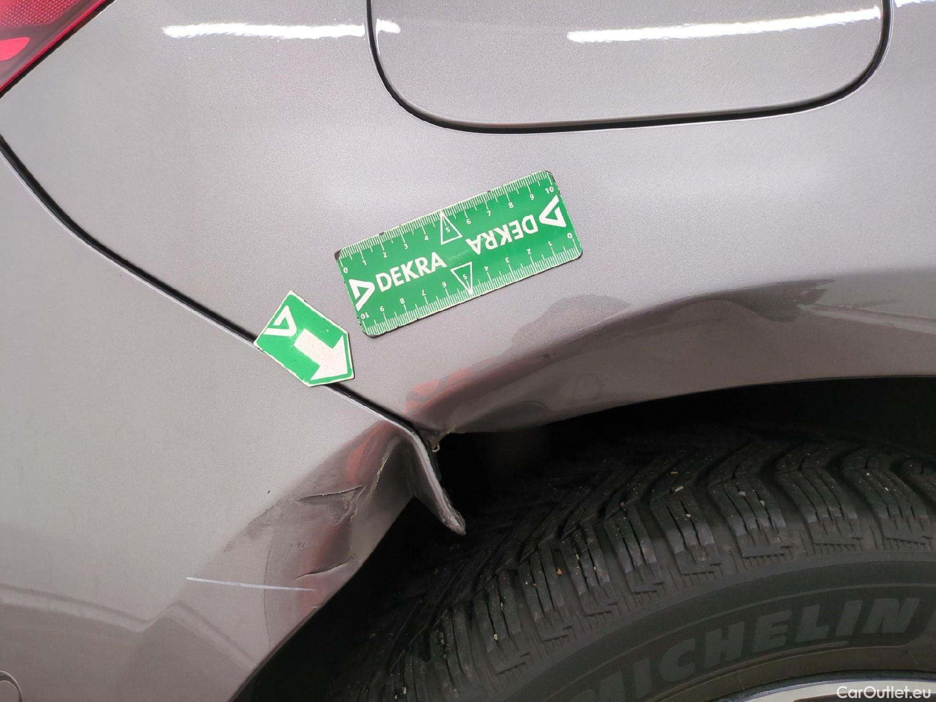  Mercedes  A-Klasse MERCEDES-BENZ Classe A Compact / 2022 / 5P / Berline A 250 e Business Line 8G-DCT #28