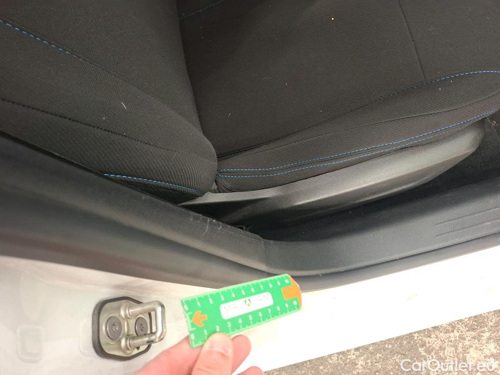  Peugeot  208  (e-) Active Business 50kWh BVA #10