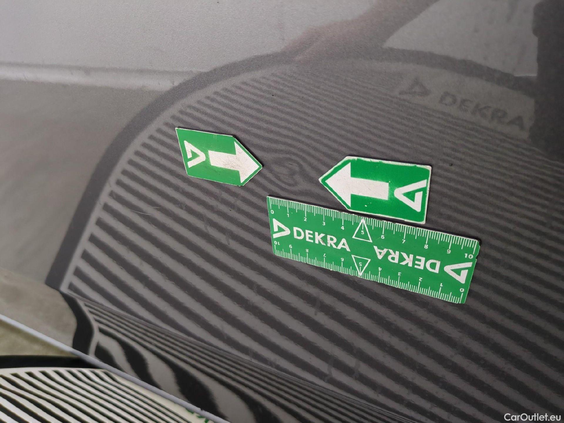  Mercedes  A-Klasse MERCEDES-BENZ Classe A Compact / 2022 / 5P / Berline A 250 e Business Line 8G-DCT #32