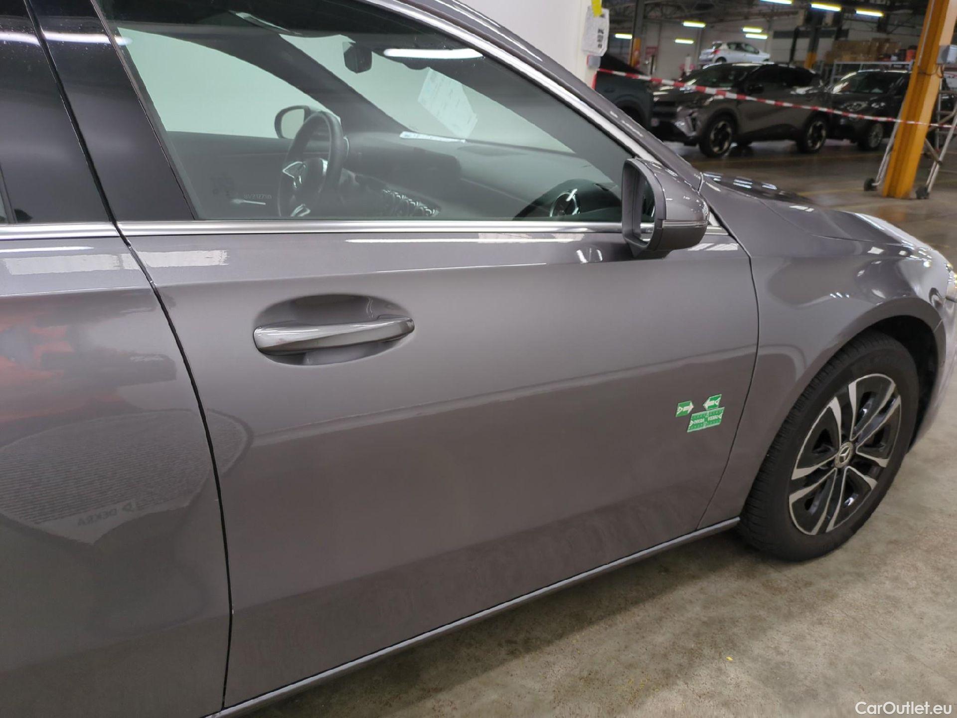  Mercedes  A-Klasse MERCEDES-BENZ Classe A Compact / 2022 / 5P / Berline A 250 e Business Line 8G-DCT #31