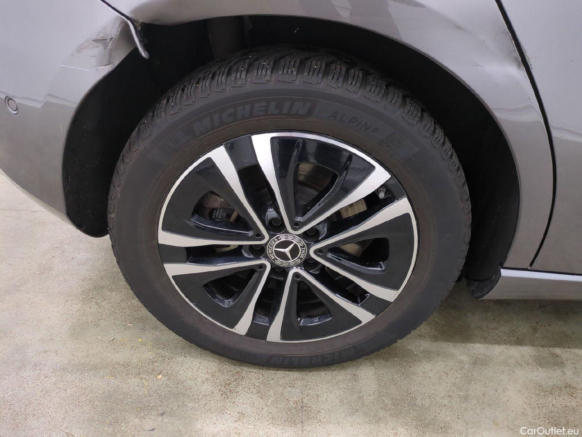  Mercedes  A-Klasse MERCEDES-BENZ Classe A Compact / 2022 / 5P / Berline A 250 e Business Line 8G-DCT #8