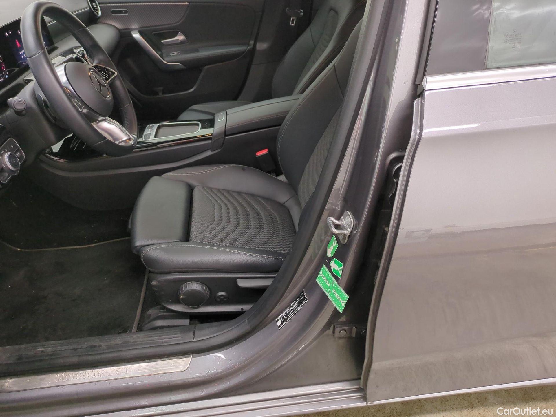  Mercedes  A-Klasse MERCEDES-BENZ Classe A Compact / 2022 / 5P / Berline A 250 e Business Line 8G-DCT #1