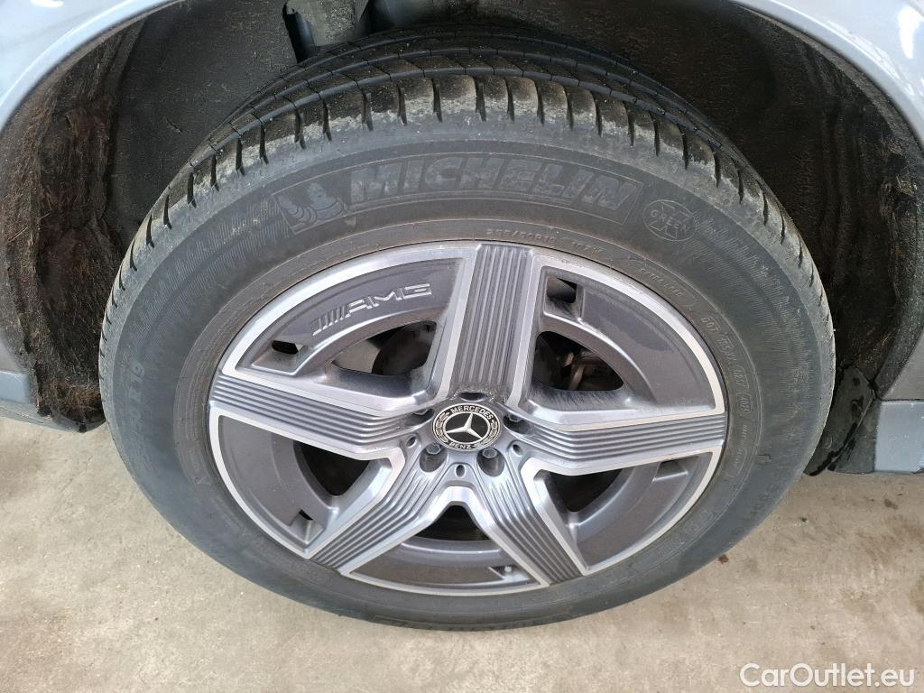  Mercedes  GLC MERCEDES-BENZ  / 2022 / 5P / SUV  300 e AMG Line 4MATIC #26