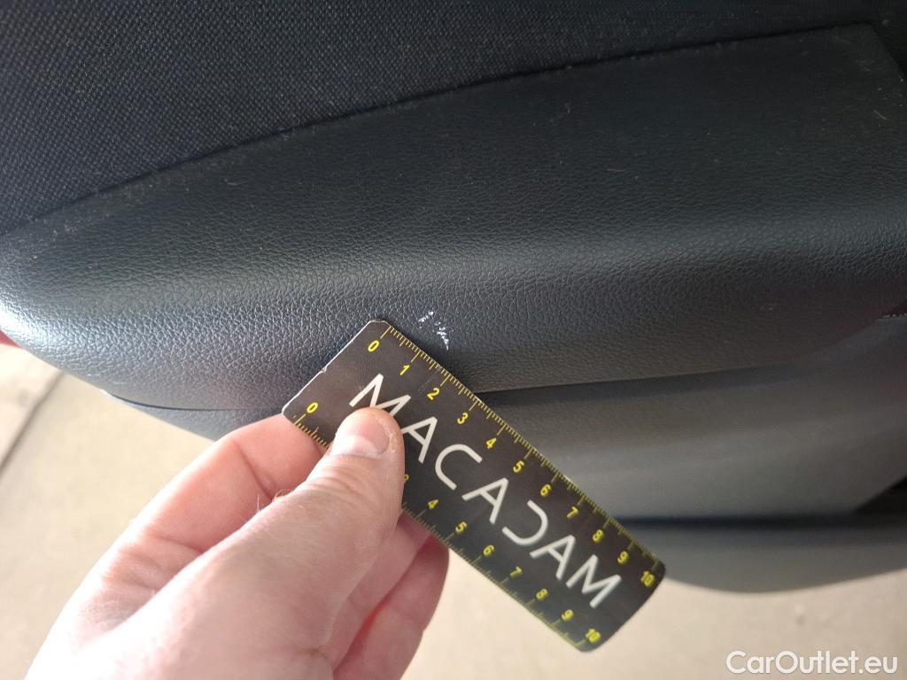  Hyundai  Konna Kona Business Hybrid 2WD 1.6 GDI 140CV BVA6 E6d #2