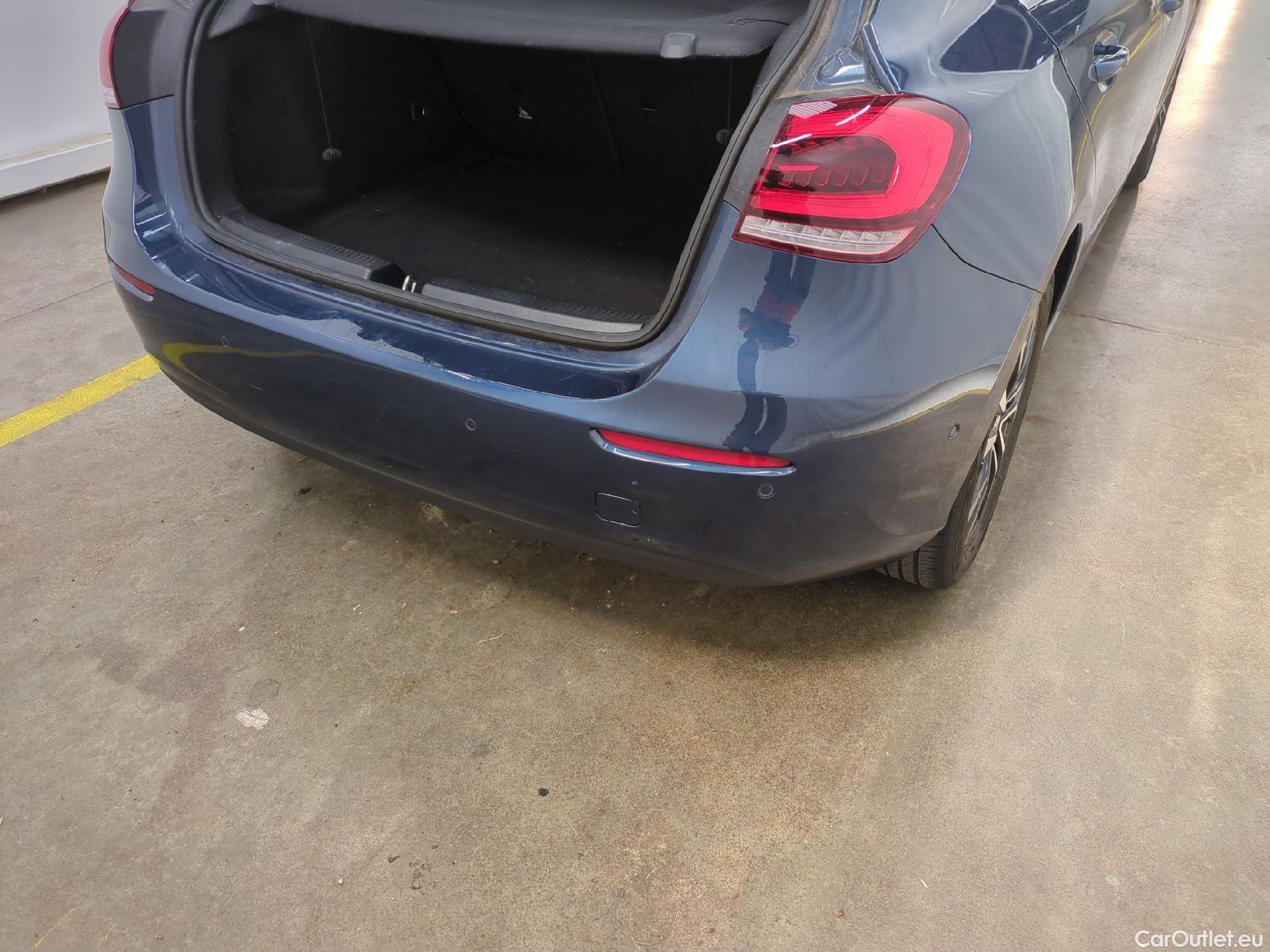  Mercedes  A-Klasse MERCEDES-BENZ Classe A Compact / 2018 / 5P / Berline A 180 Business Line 7G-DCT #18