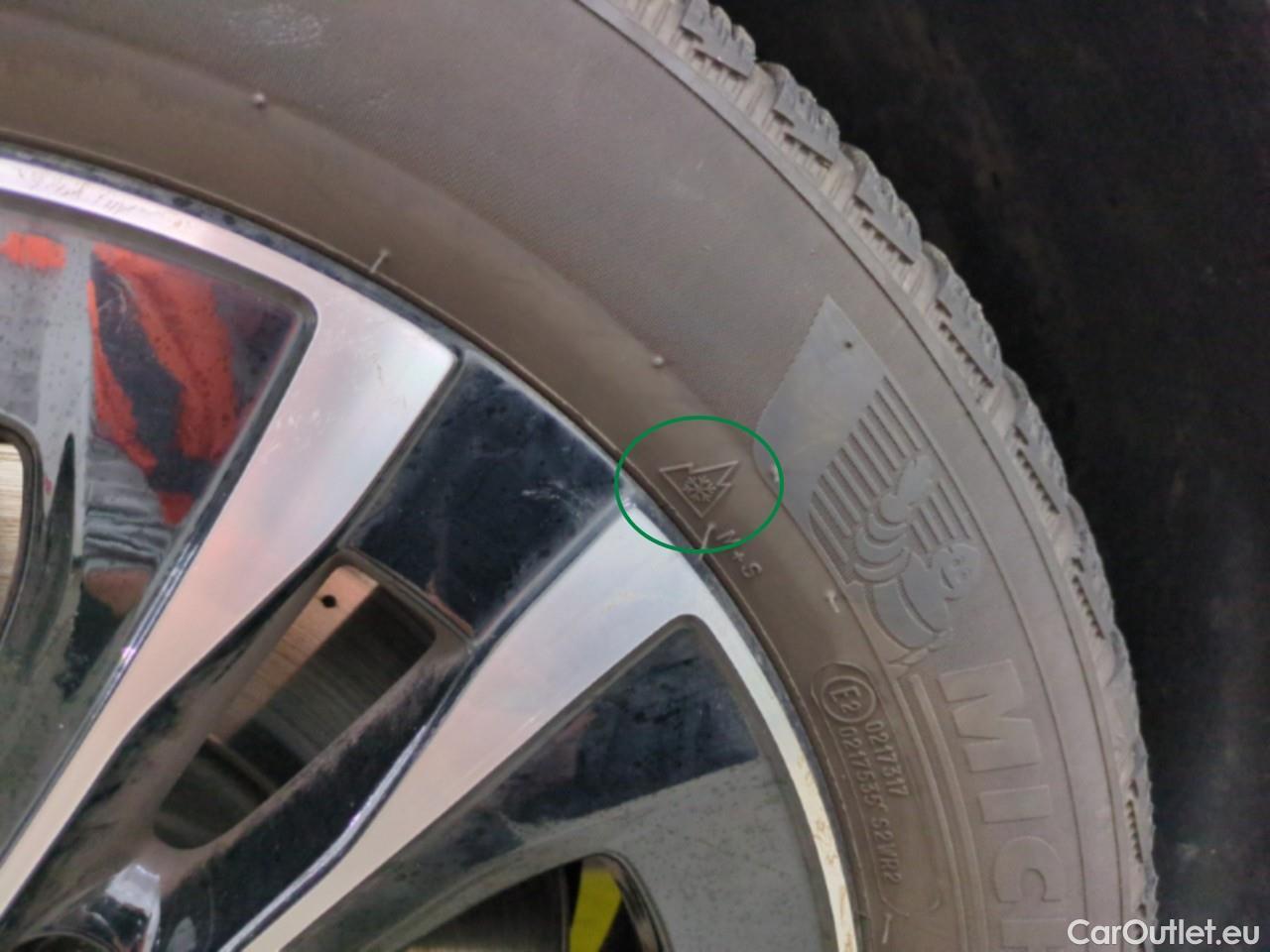  Mercedes  A-Klasse MERCEDES-BENZ Classe A Compact / 2022 / 5P / Berline A 250 e Business Line 8G-DCT #3