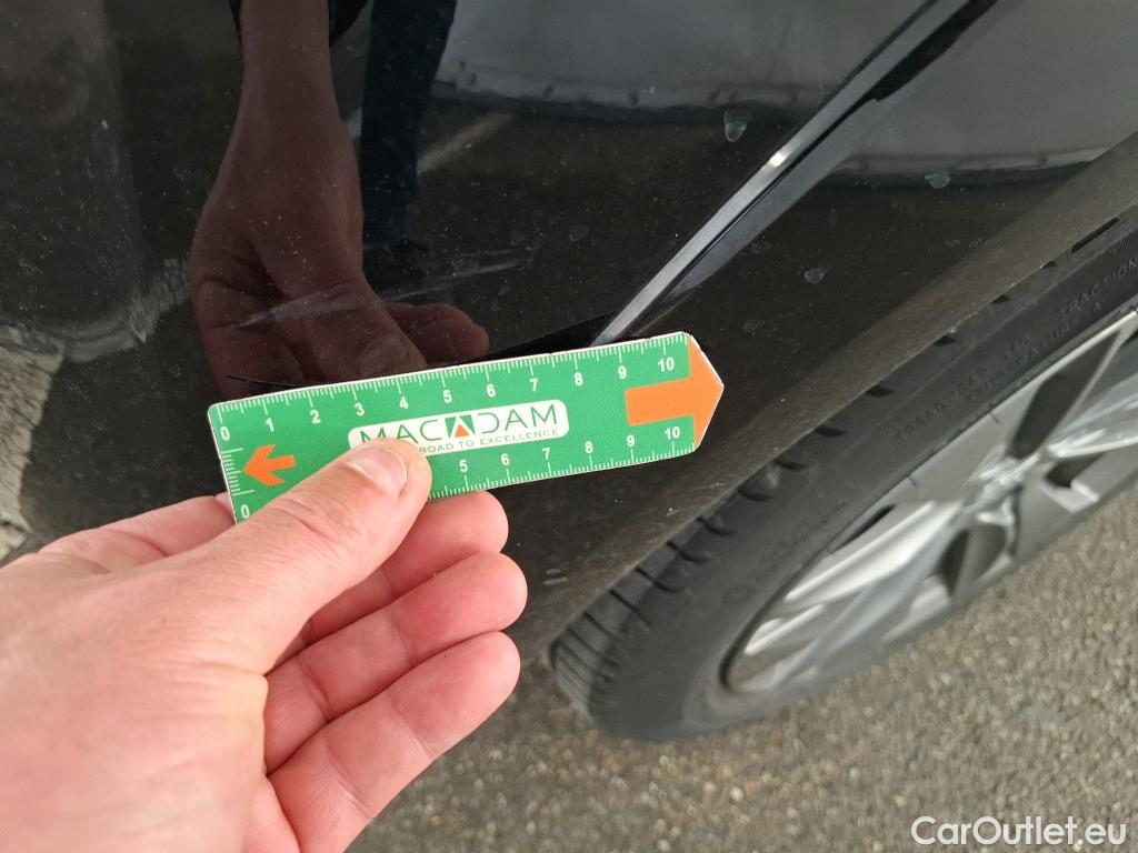  Peugeot  208  (e-) Allure Pack 50kWh BVA #30