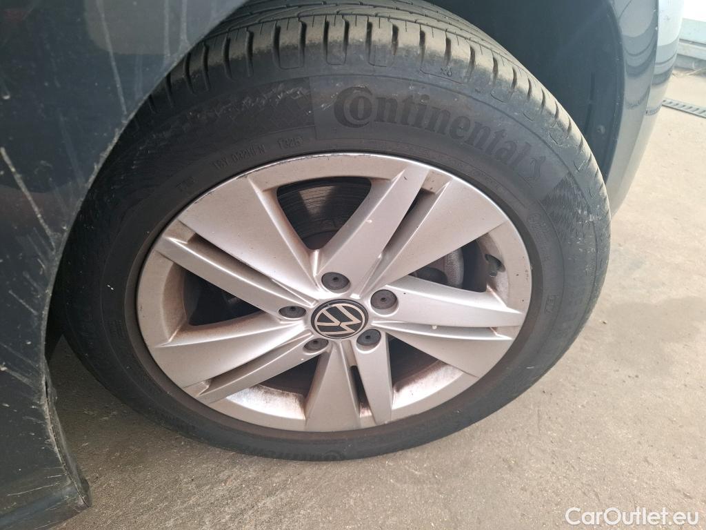  Volkswagen  Golf  VOLKSWAGEN / 2020 / 5P / Berline 1.5 eTSI OPF 150 DSG7 Life 1st #70