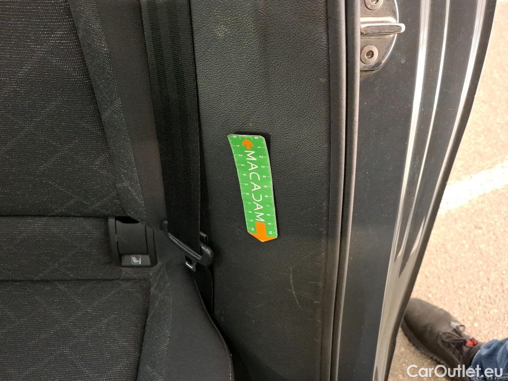  Volkswagen  Golf  VOLKSWAGEN / 2020 / 5P / Berline 2.0 TDI SCR 115 DSG7 Life Busi #39