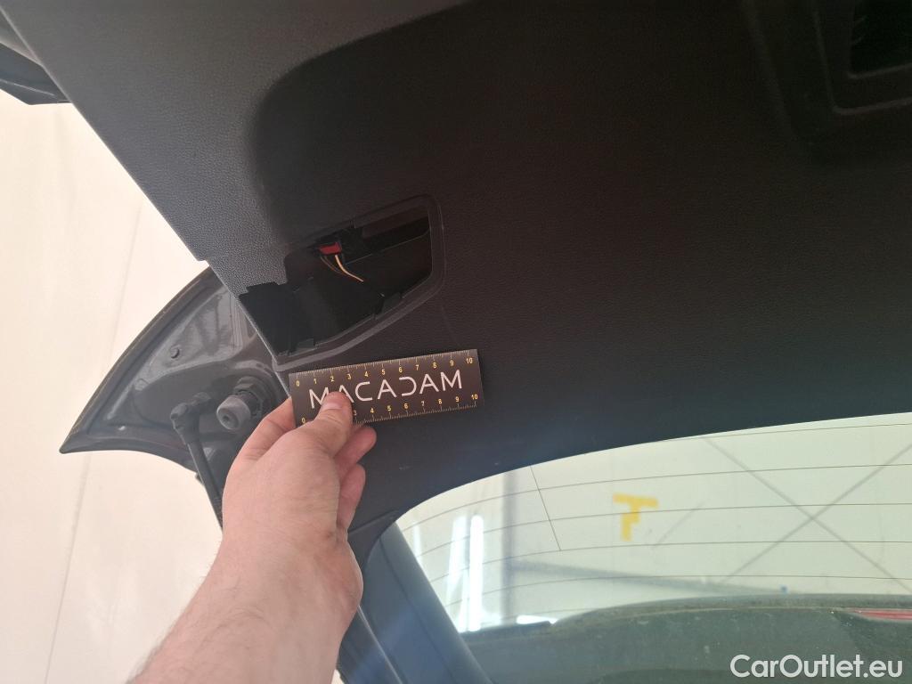  Volkswagen  Golf  VOLKSWAGEN / 2020 / 5P / Berline 1.5 eTSI OPF 150 DSG7 Life 1st #89