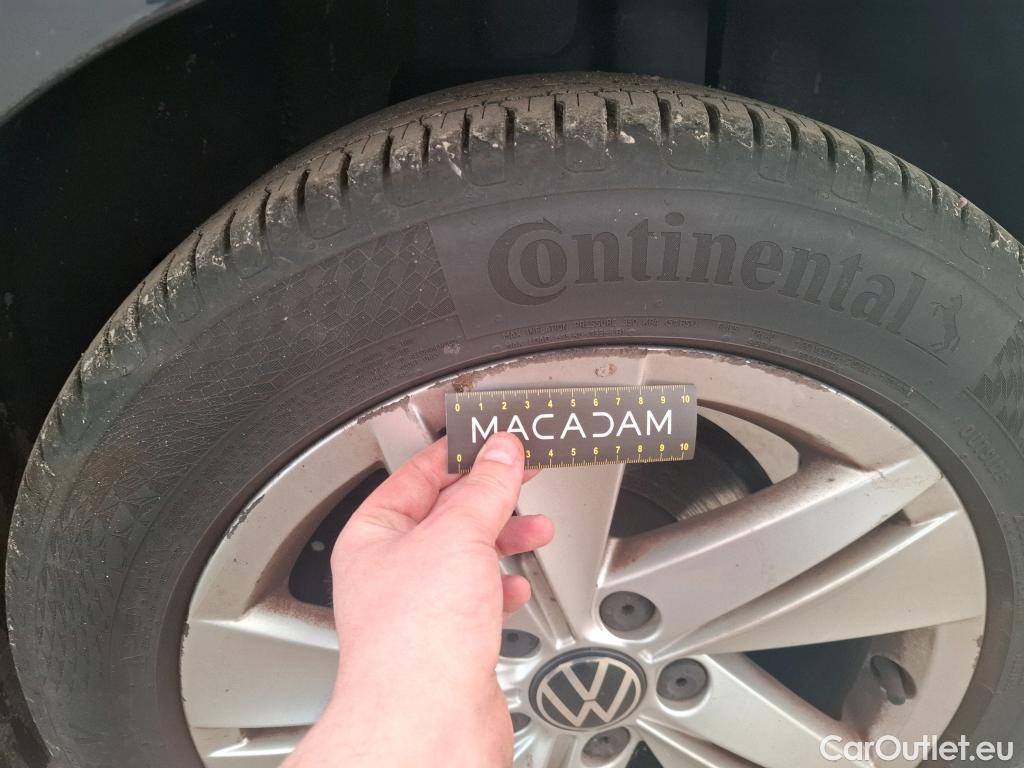  Volkswagen  Golf  VOLKSWAGEN / 2020 / 5P / Berline 1.5 eTSI OPF 150 DSG7 Life 1st #67