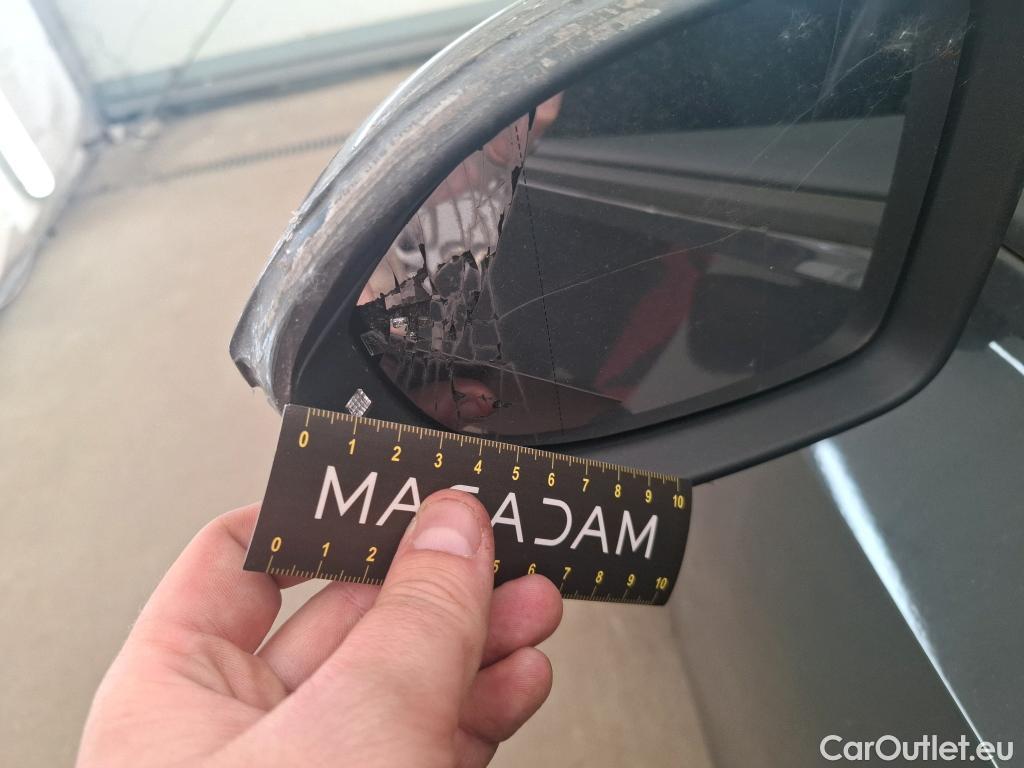  Volkswagen  Golf  VOLKSWAGEN / 2020 / 5P / Berline 1.5 eTSI OPF 150 DSG7 Life 1st #76