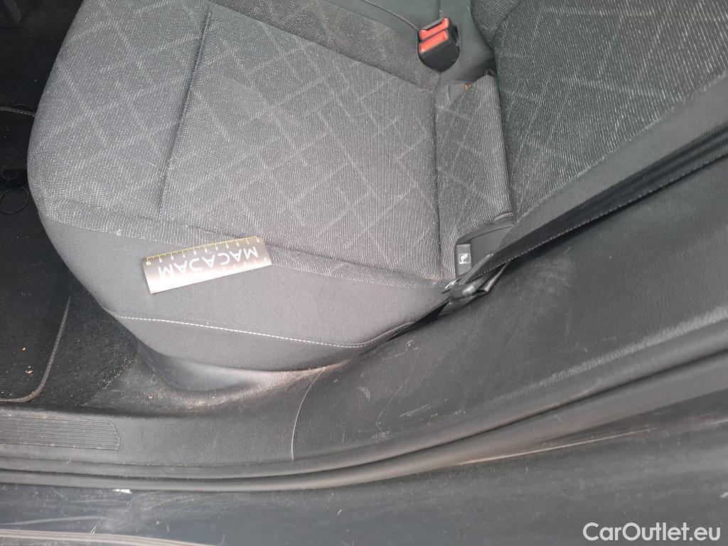  Volkswagen  Golf  VOLKSWAGEN / 2020 / 5P / Berline 1.5 eTSI OPF 150 DSG7 Life 1st #77