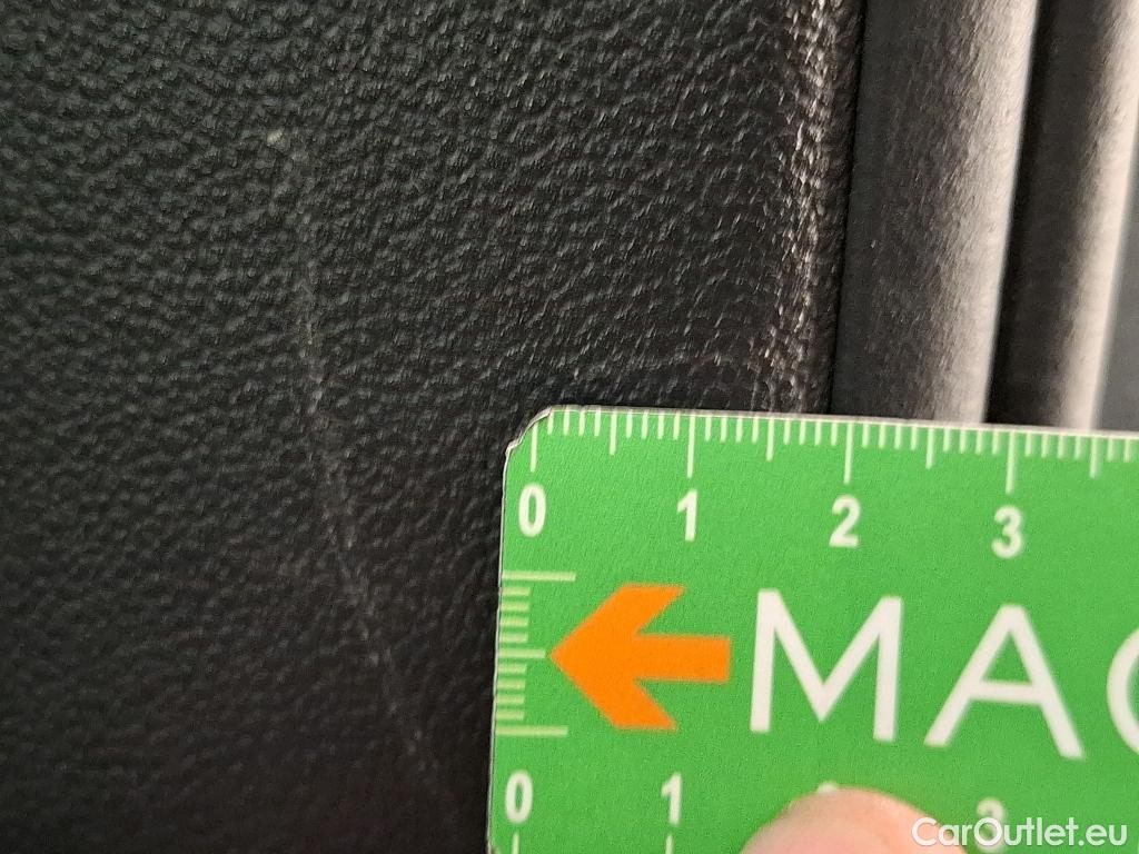  Volkswagen  Golf  VOLKSWAGEN / 2020 / 5P / Berline 2.0 TDI SCR 115 DSG7 Life Busi #41