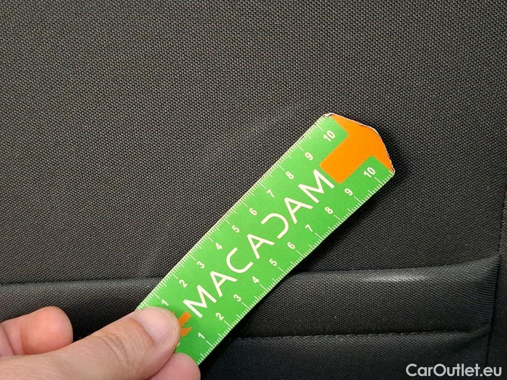  Volkswagen  Golf  VOLKSWAGEN / 2020 / 5P / Berline 2.0 TDI SCR 115 DSG7 Life Busi #46