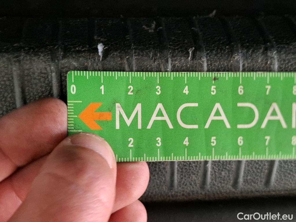  Volkswagen  Golf  VOLKSWAGEN / 2020 / 5P / Berline 2.0 TDI SCR 115 DSG7 Life Busi #79