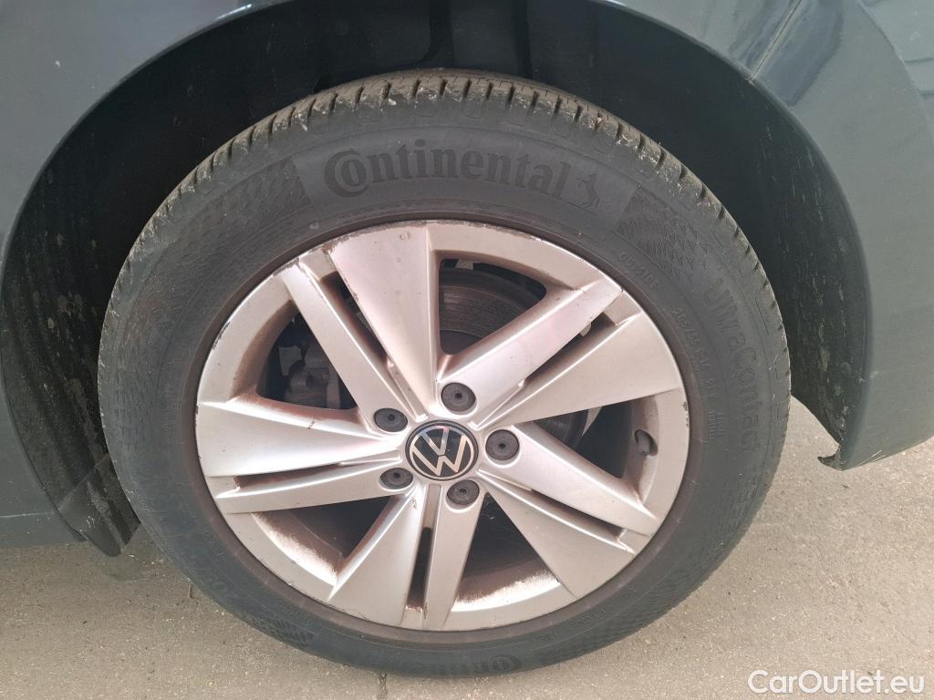  Volkswagen  Golf  VOLKSWAGEN / 2020 / 5P / Berline 1.5 eTSI OPF 150 DSG7 Life 1st #66