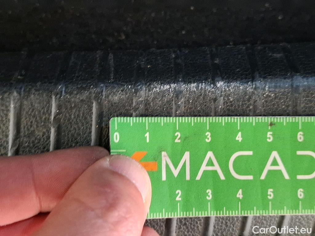  Volkswagen  Golf  VOLKSWAGEN / 2020 / 5P / Berline 2.0 TDI SCR 115 DSG7 Life Busi #78