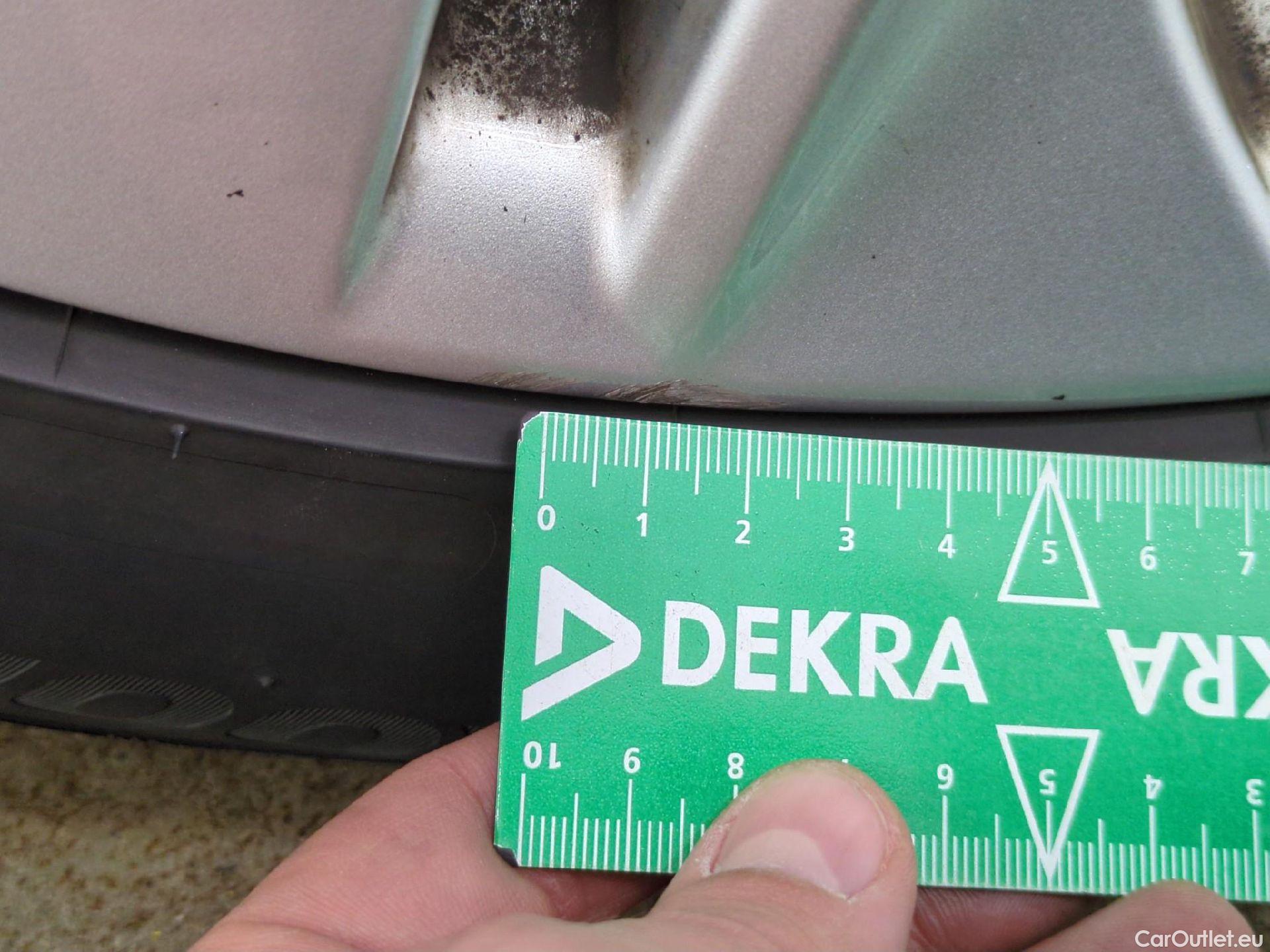  Toyota  Corolla TOYOTA  Touring Sports / 2018 / 5P / Break Hybride 122h Dynamic Business Stage Acad #11