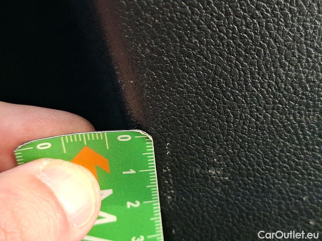  Volkswagen  Golf  VOLKSWAGEN / 2020 / 5P / Berline 2.0 TDI SCR 115 DSG7 Life Busi #87