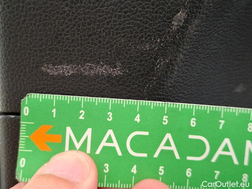  Volkswagen  Golf  VOLKSWAGEN / 2020 / 5P / Berline 2.0 TDI SCR 115 DSG7 Life Busi #36