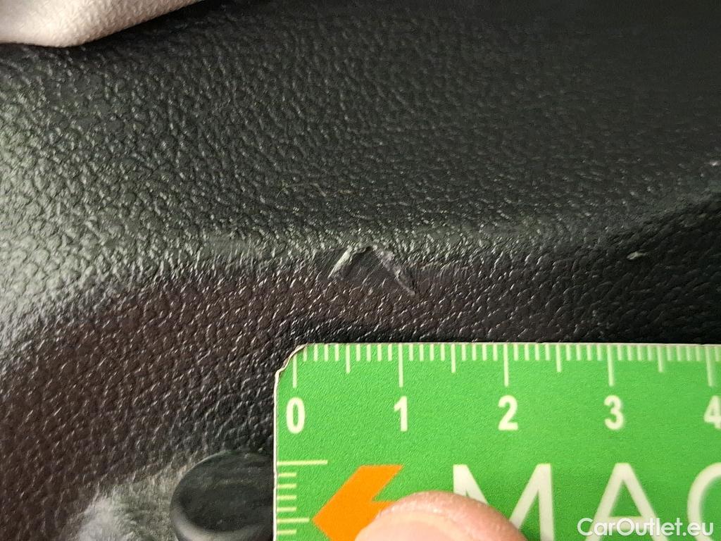  Volkswagen  Golf  VOLKSWAGEN / 2020 / 5P / Berline 2.0 TDI SCR 115 DSG7 Life Busi #81