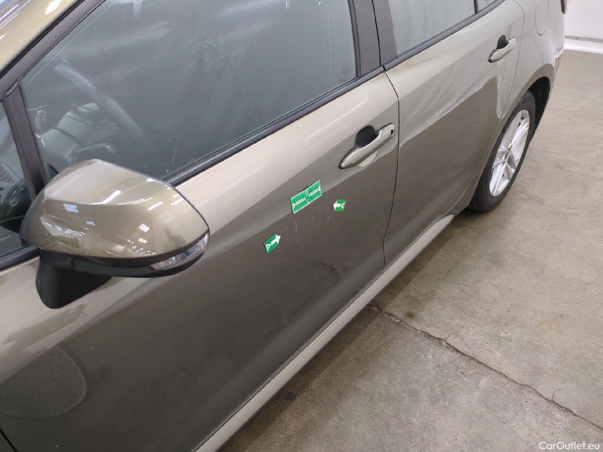  Toyota  Corolla TOYOTA  Touring Sports / 2018 / 5P / Break Hybride 122h Dynamic Business Stage Acad #32