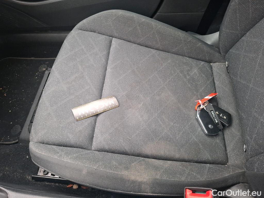  Volkswagen  Golf  VOLKSWAGEN / 2020 / 5P / Berline 1.5 eTSI OPF 150 DSG7 Life 1st #92