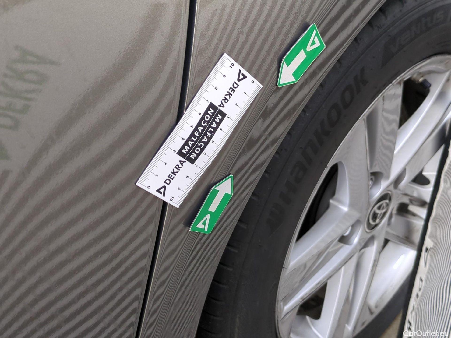  Toyota  Corolla TOYOTA  Touring Sports / 2018 / 5P / Break Hybride 122h Dynamic Business Stage Acad #38