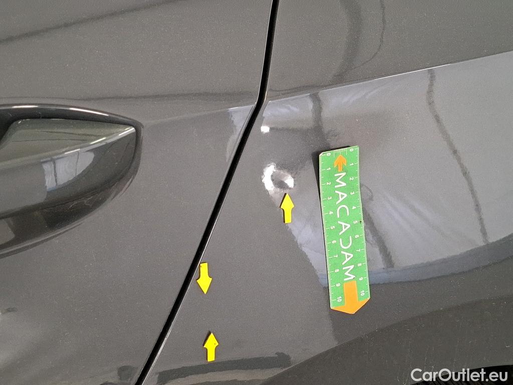  Volkswagen  Golf  VOLKSWAGEN / 2020 / 5P / Berline 2.0 TDI SCR 115 DSG7 Life Busi #71