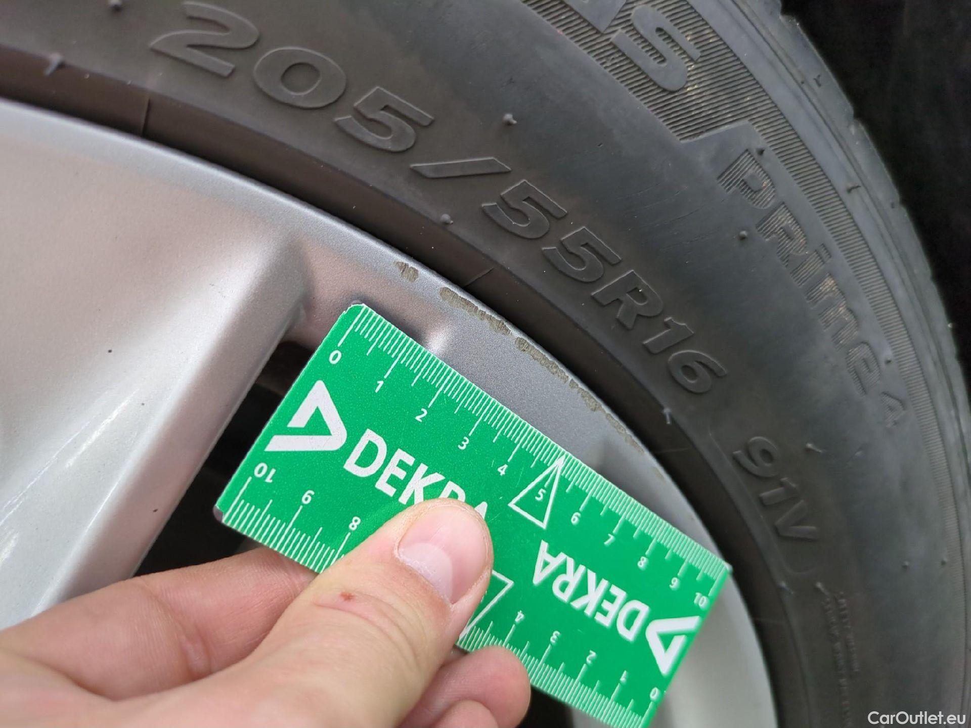  Toyota  Corolla TOYOTA  Touring Sports / 2018 / 5P / Break Hybride 122h Dynamic Business Stage Acad #12