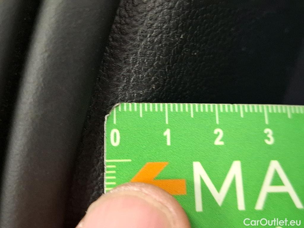  Volkswagen  Golf  VOLKSWAGEN / 2020 / 5P / Berline 2.0 TDI SCR 115 DSG7 Life Busi #85