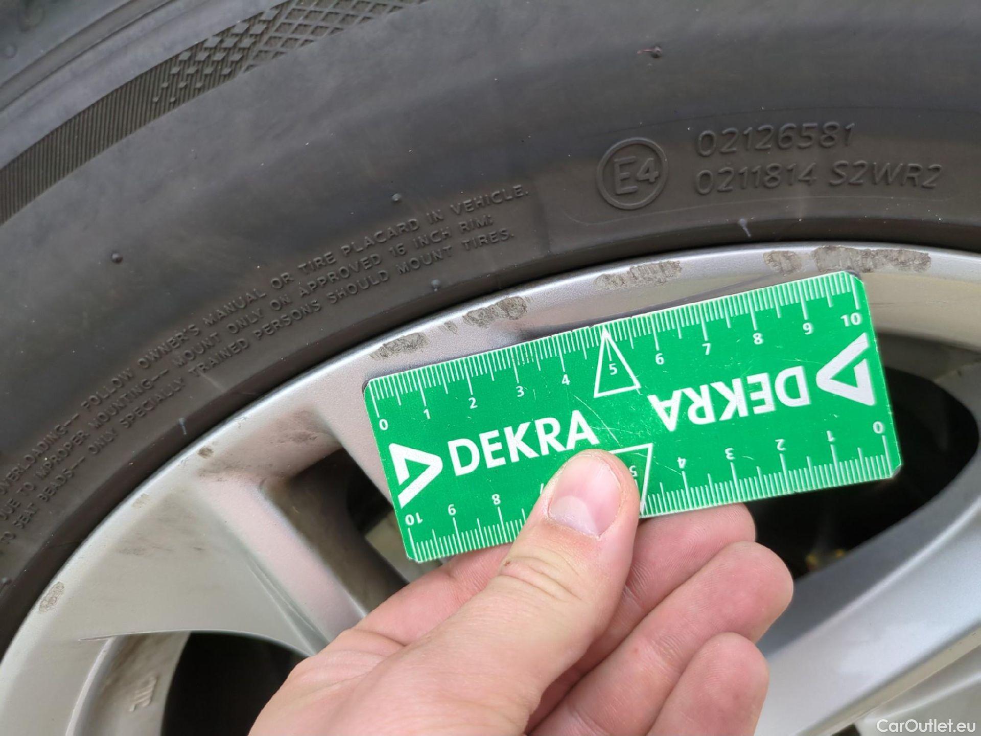  Toyota  Corolla TOYOTA  Touring Sports / 2018 / 5P / Break Hybride 122h Dynamic Business Stage Acad #8