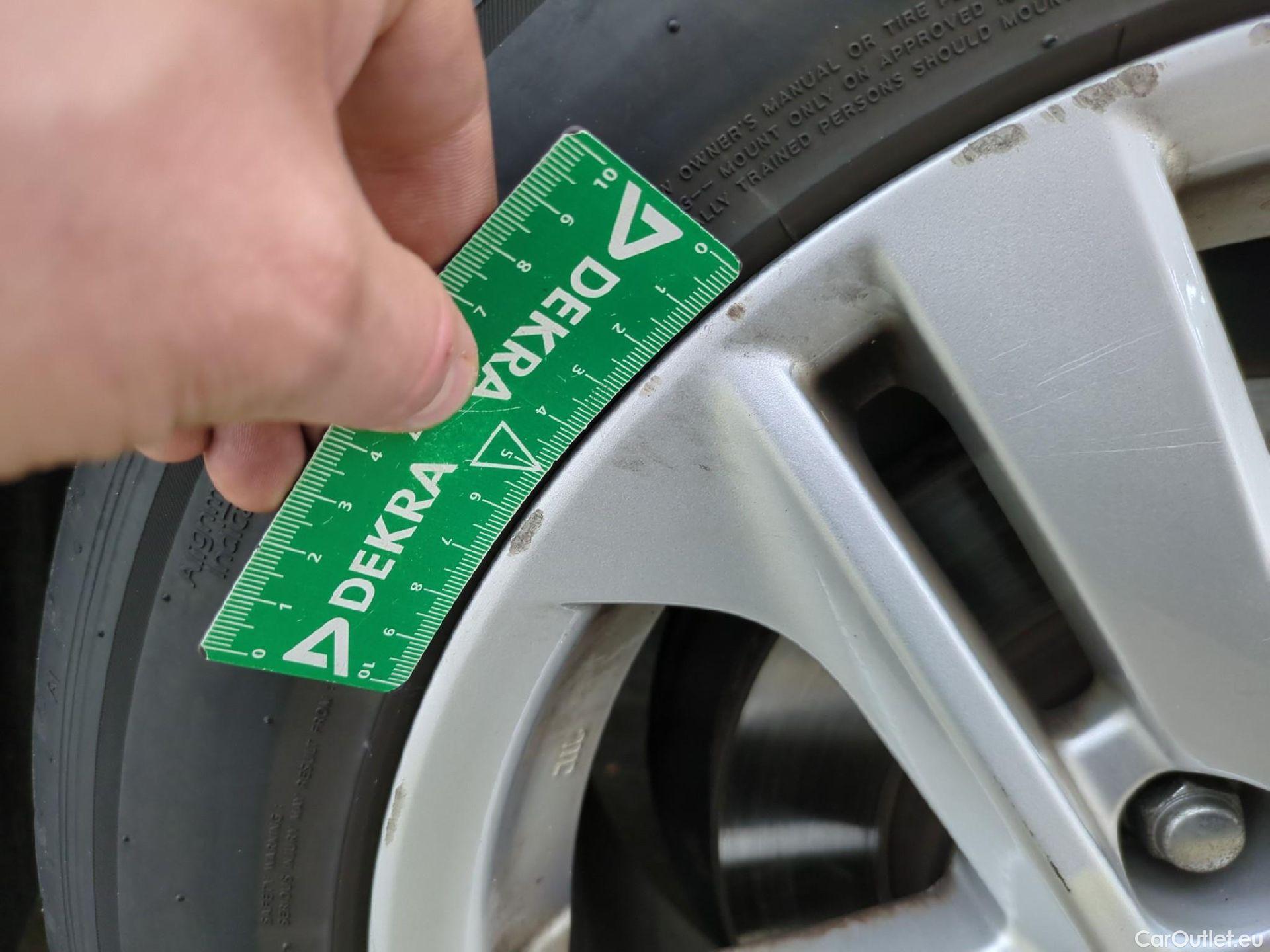  Toyota  Corolla TOYOTA  Touring Sports / 2018 / 5P / Break Hybride 122h Dynamic Business Stage Acad #9